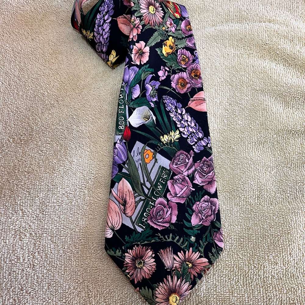 Nicole Miller Floral 100% Silk Tie